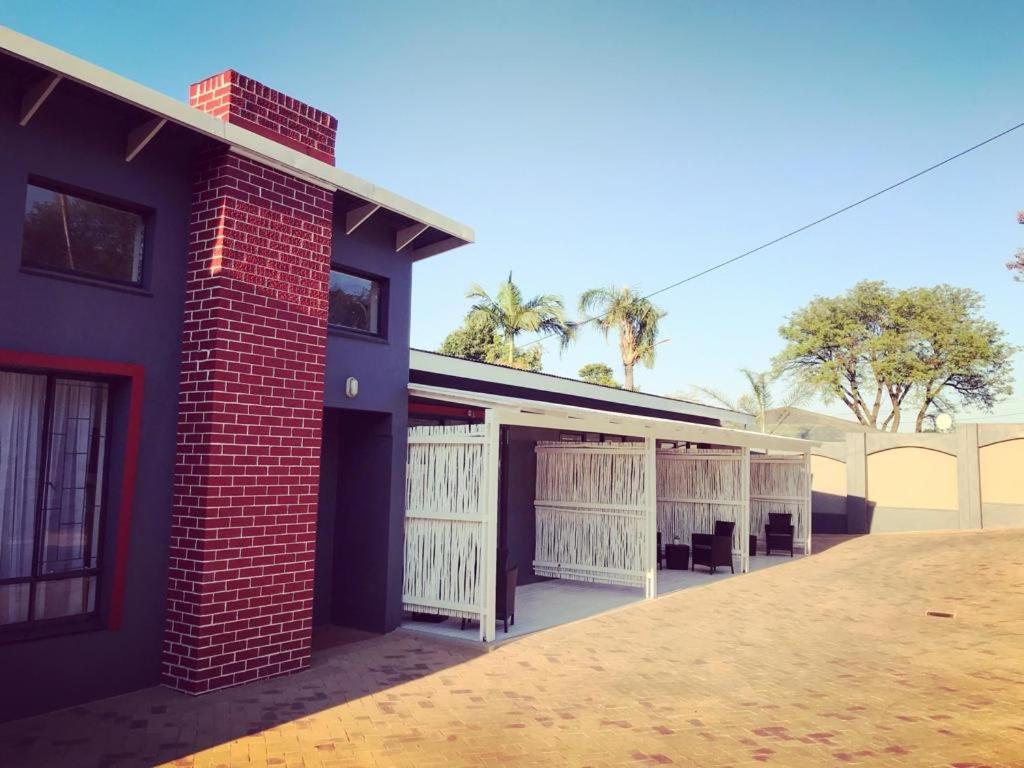 Hotel The Red Chimney Pretoria-Noord Esterno foto